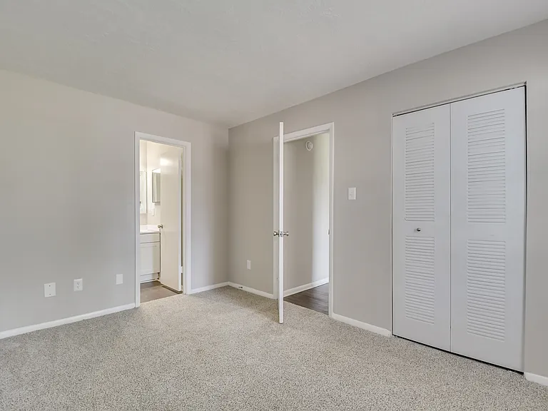 Hunters Run Apartments — Photo 20