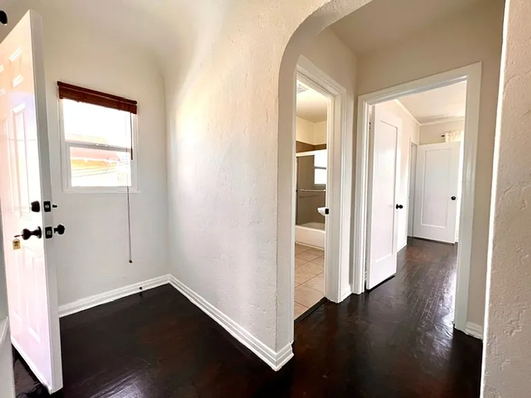5112 W 21st St — Photo 17