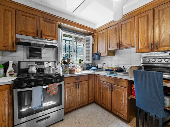 2026 Kennedy Boulevard image 5 of 13