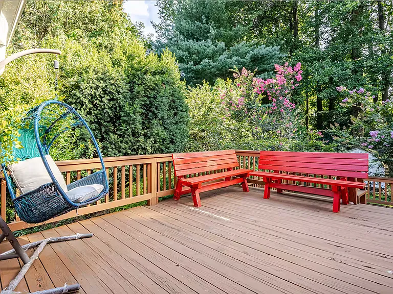 Fairwood Ln — Photo 21