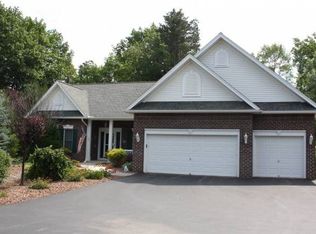 86 Brookline Ln, Greece, NY 14616