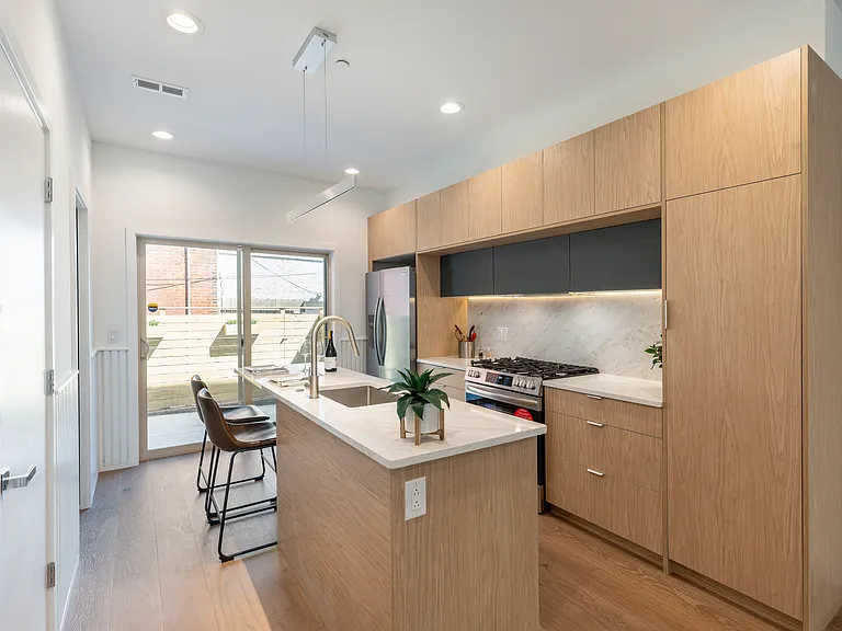 2925 Master St — Photo 12