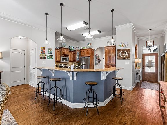 4th image of 210 Old Creek Rd