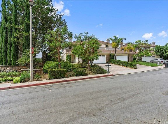 3rd image of 895 S Country Glen Way