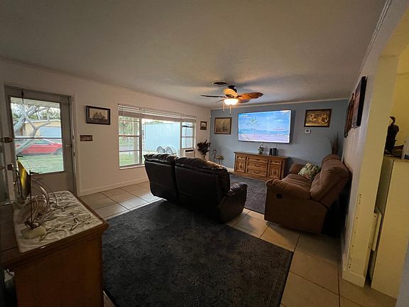 5th image of 160 Carissa Dr