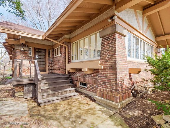 3rd image of 1404 Thornwood Dr