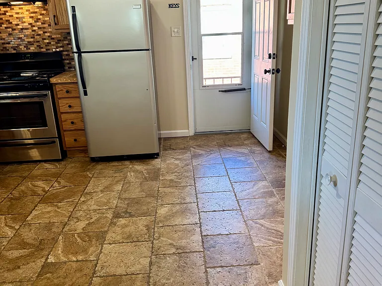 209 Danville St — Photo 8