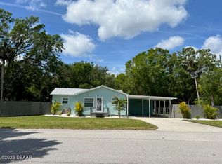 220 W Pine Ave, New Smyrna Beach, FL 32168