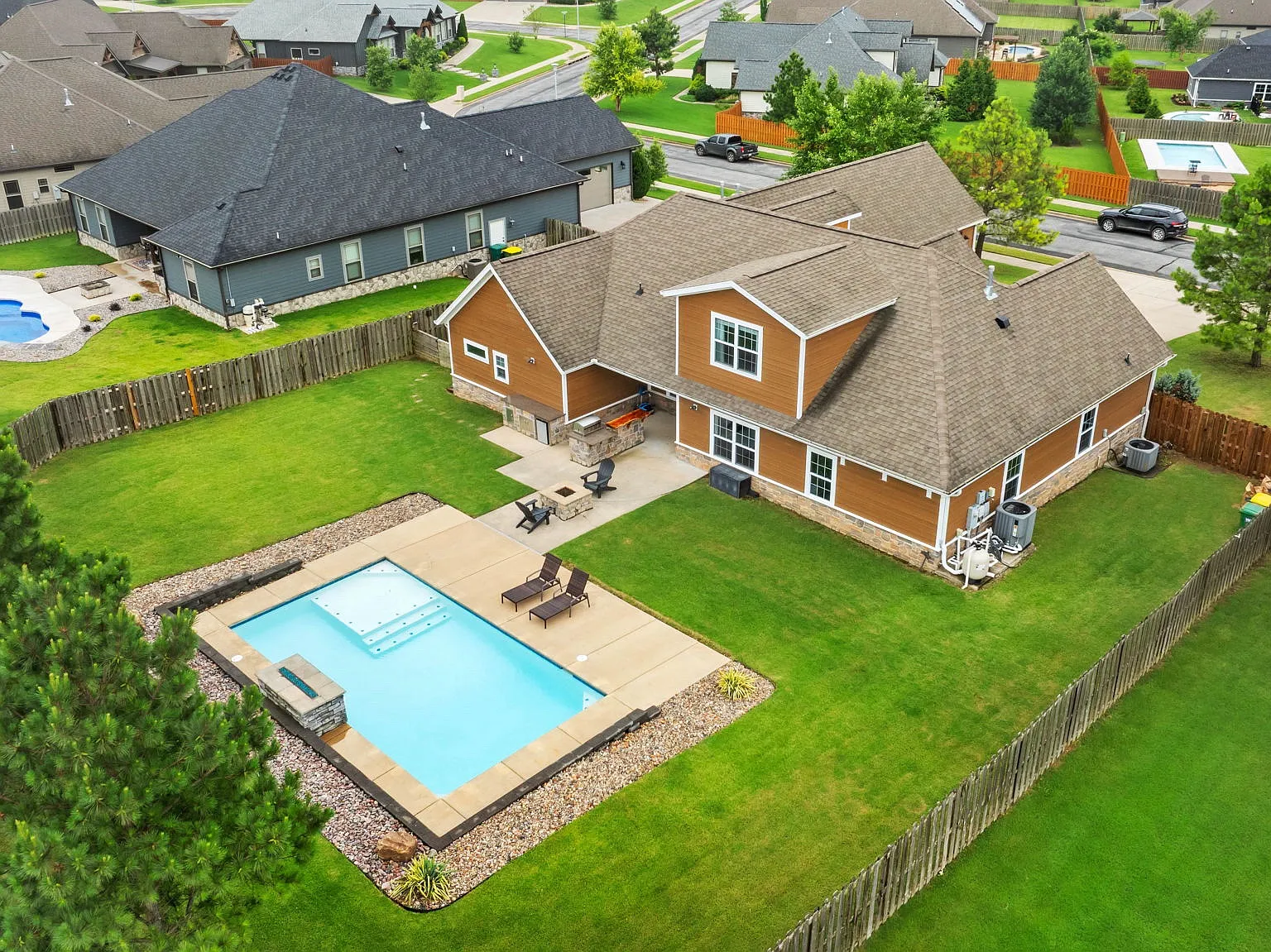 4 bed, 3.5 bath, 3080 sqft, $3,900 — Photo 2