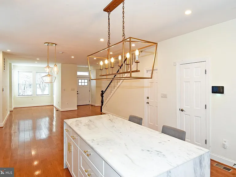 1117 Montello Ave NE — Photo 12