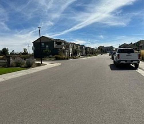 Exterior Neighborhood (street photo)