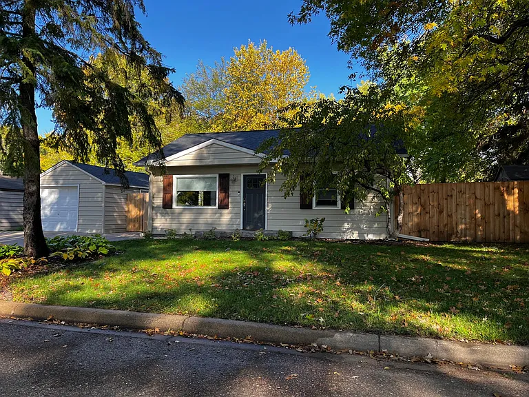 South Ln — Photo 27