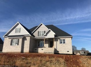 7307 Lanval Dr, Oak Ridge, NC 27310