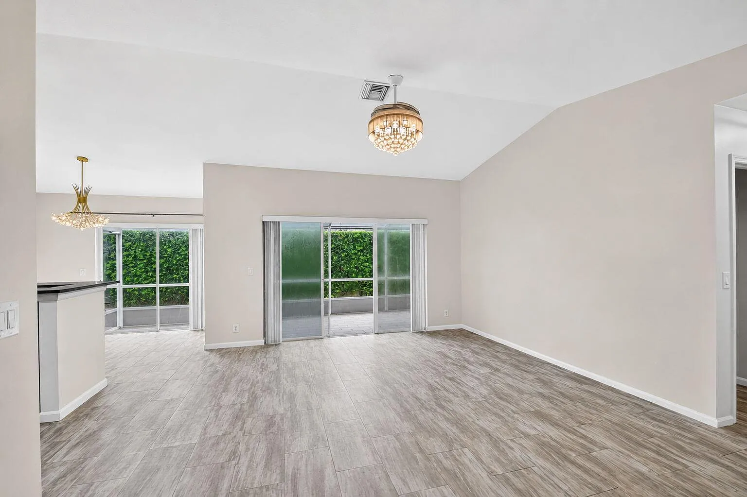2 bed, 2.0 bath, 1227 sqft, $3,100 — Photo 4
