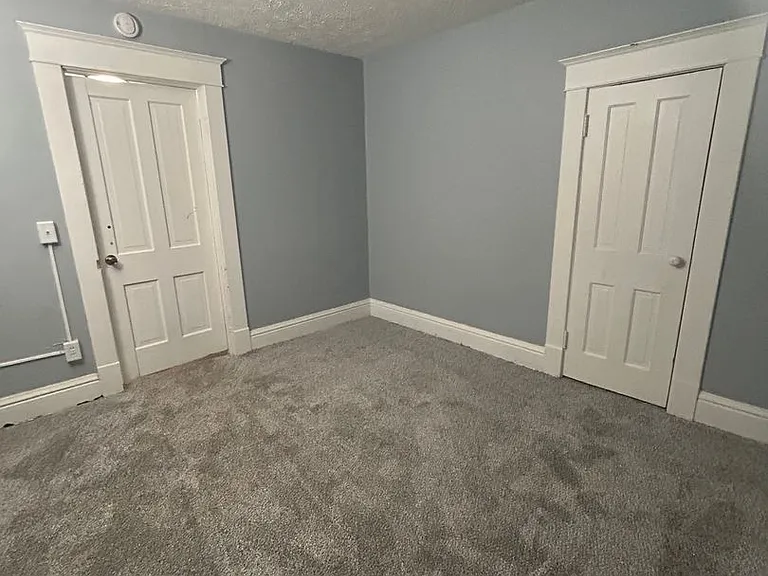 614 N Michigan St — Photo 9