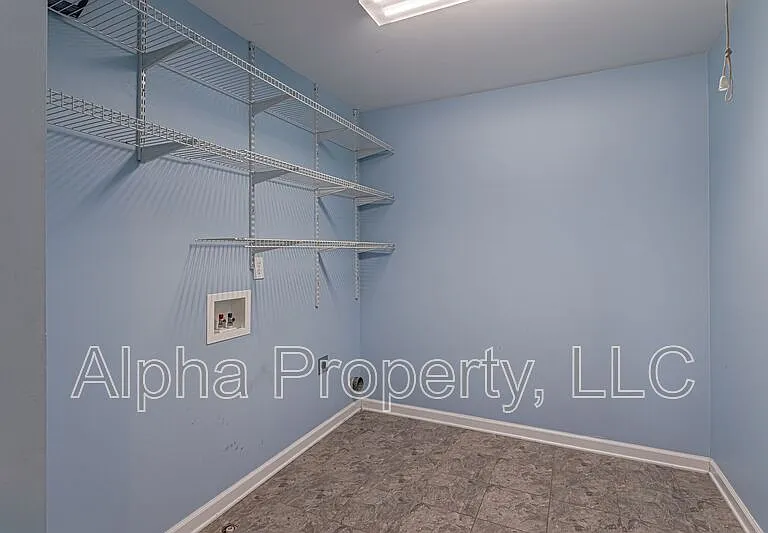 504 Collingsworth Ln — Photo 21