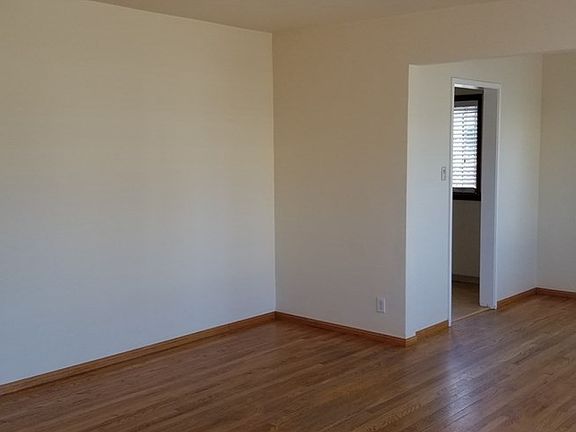 3rd image of 6400 Satsuma Ave