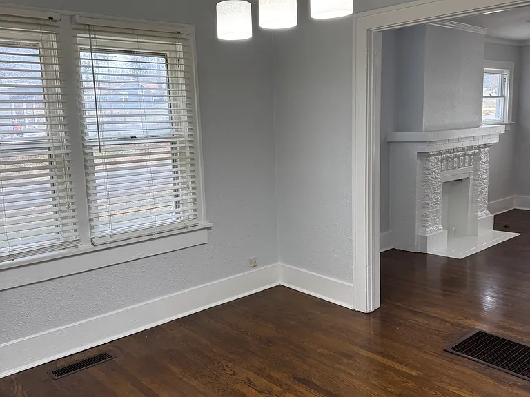 224 N Xenophon Ave — Photo 17