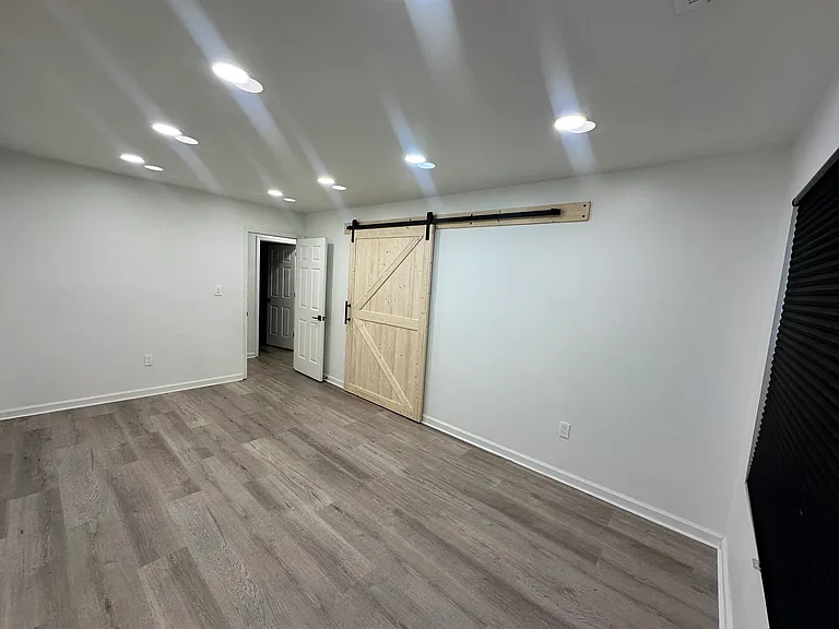 8330 Wild Fig Ln — Photo 15
