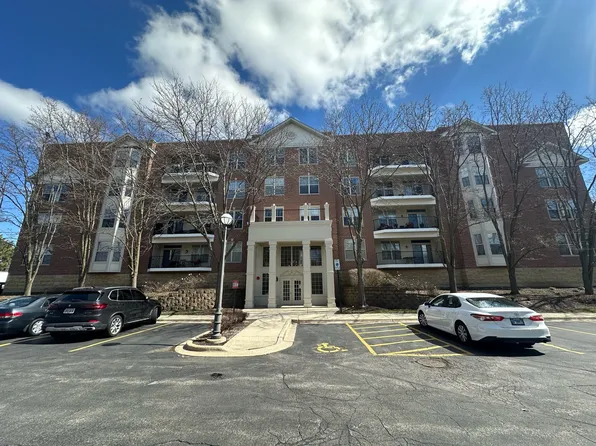 3115 Town Square Dr Unit 302, Rolling Meadows, IL 60008