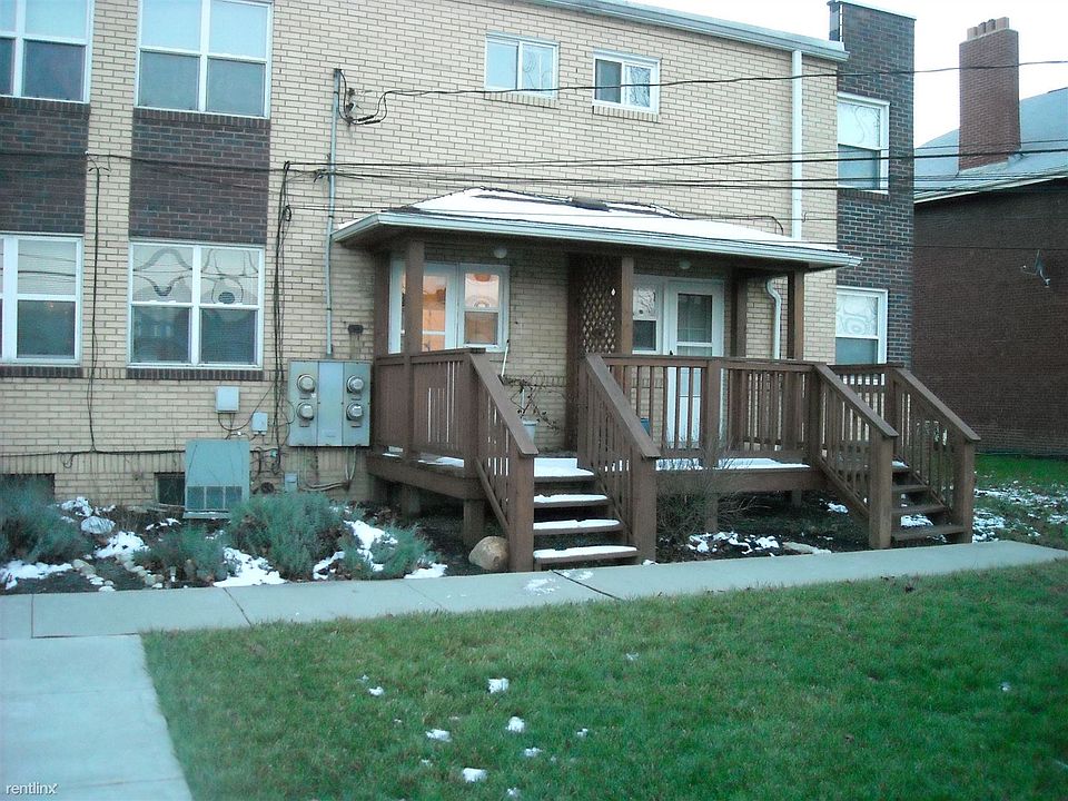 1st image of 904 Northwest Blvd