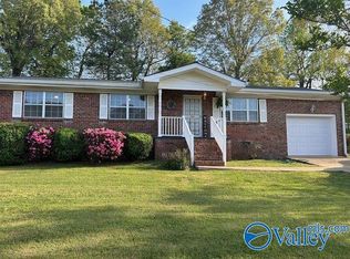 115 Sharon Dr, Stevenson, AL 35772