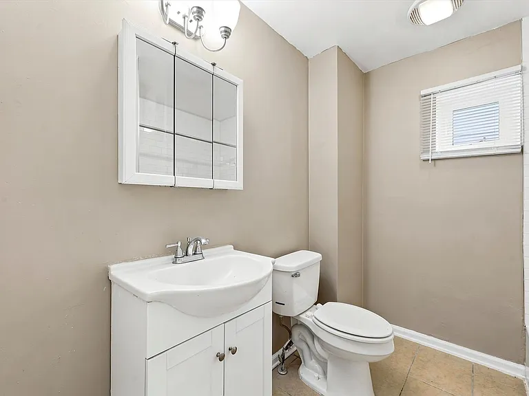 2112 Orthodox St — Photo 4
