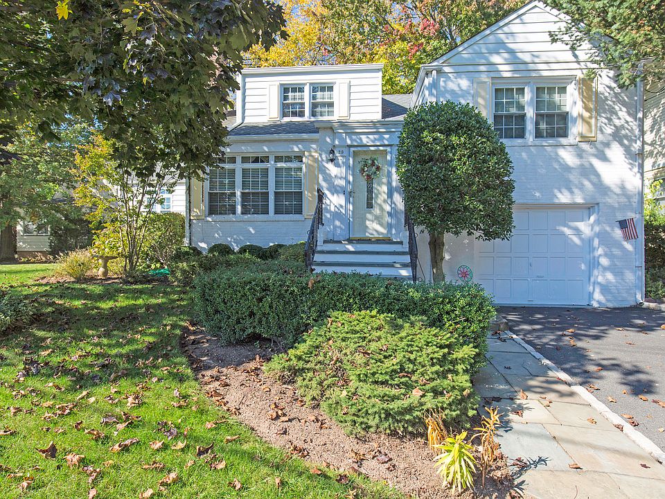 1st image of 29 Parkview Dr
