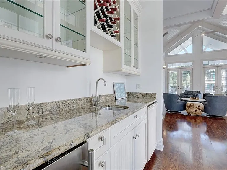 1551 Gulf Shore Blvd S — Photo 22