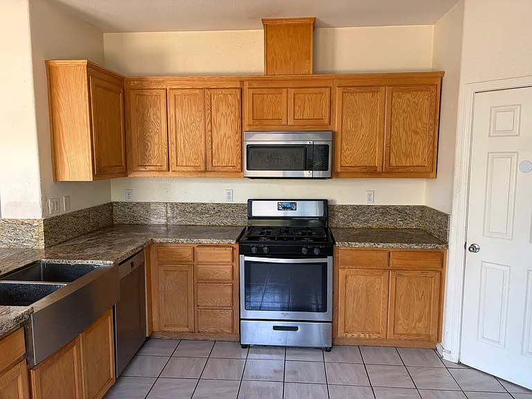 24 Balsam Ct — Photo 3