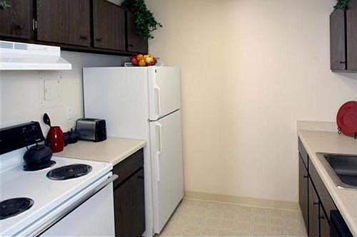 2nd image of 3521 Roma Ln APT 3