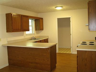 Beautiful Kitchen with Breakfast bar