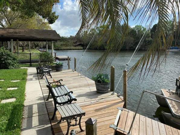 2106 N Watersedge Dr, Crystal River, FL 34429