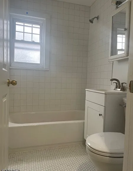 1461 Morris Ave #1L — Photo 7