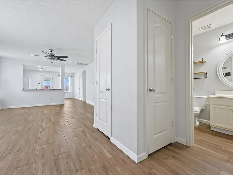 3711 Jewel Point Dr — Photo 5