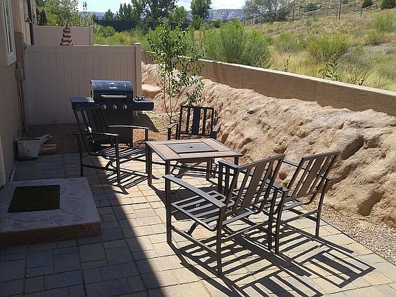 3rd image of 365 Desert Trails Dr
