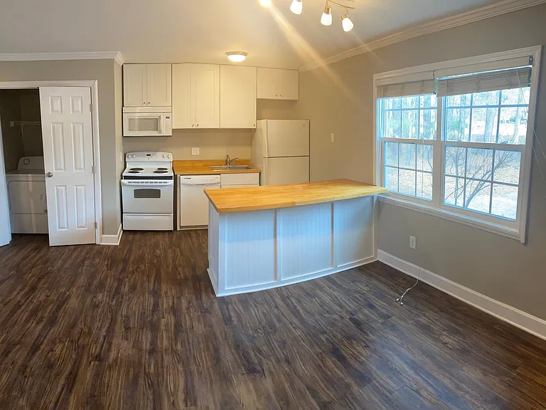 1433 Fernwood Glendale Rd #B — Photo 4