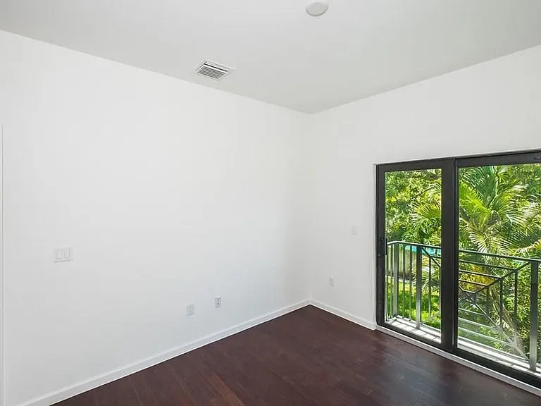 1036 NE 33rd St #1036 — Photo 11