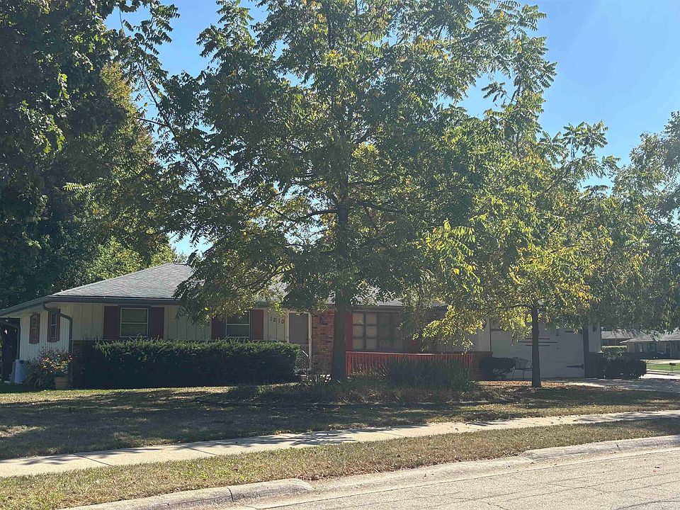1st image of 1210 Woodridge Dr