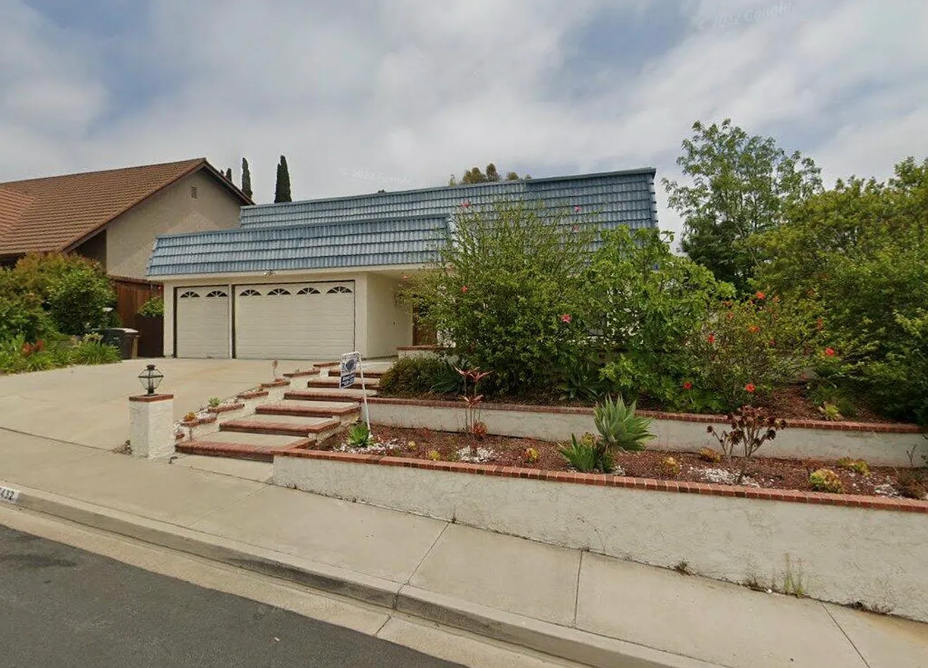 4 bed, 3366 sqft, $4,800 — Photo 1