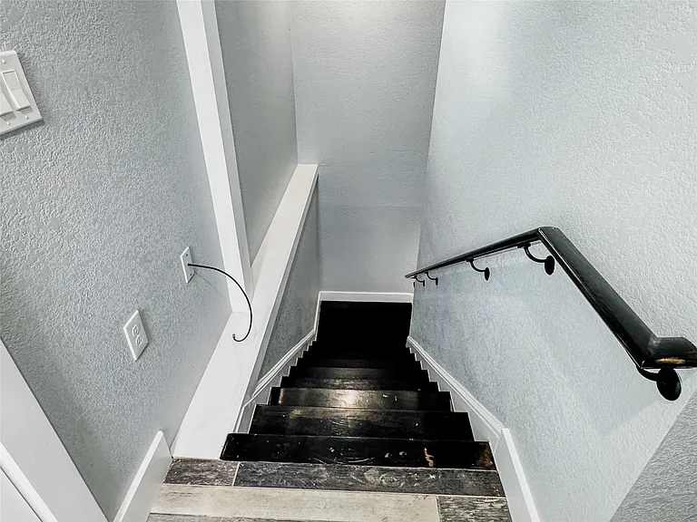 1232 Kennie Dr — Photo 4