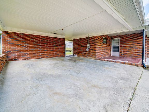 2nd image of 206 Laurel Dr
