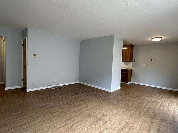2nd image of 5871 Mission St APT 5