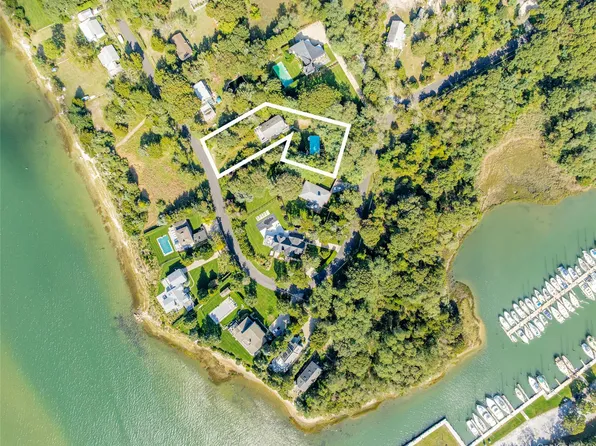 41 Squaw Road, Springs, NY 11937