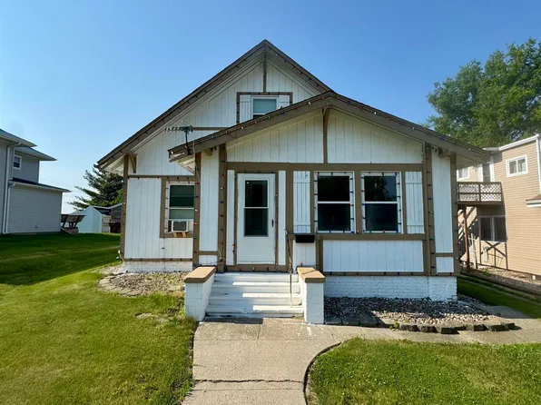 607 S Division St, Audubon, IA 50025