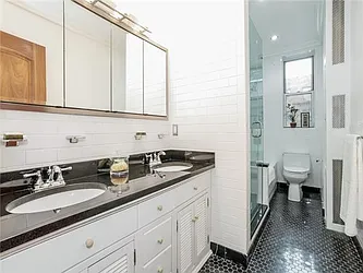 Sold by Avenue Sotheby's International Realty