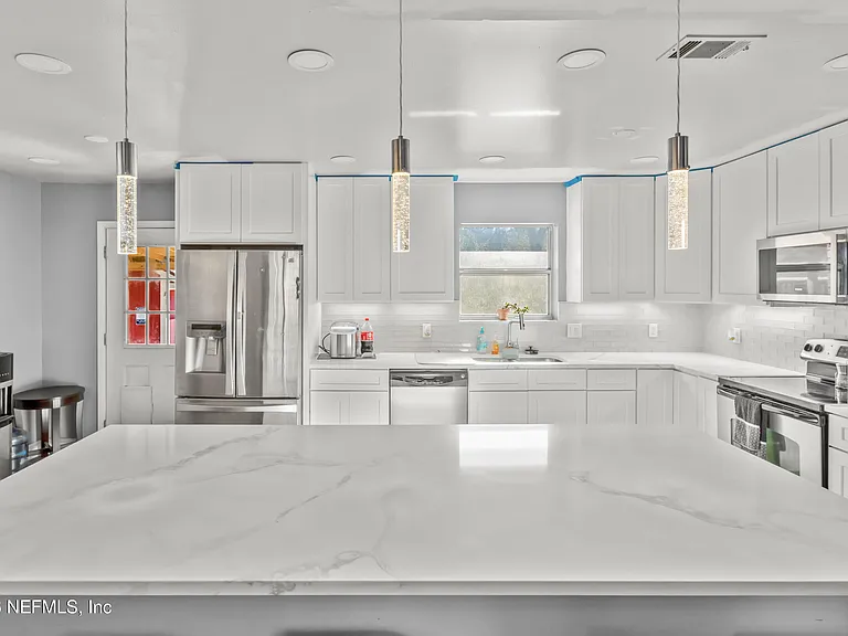 641 SW Orange Ave — Photo 5