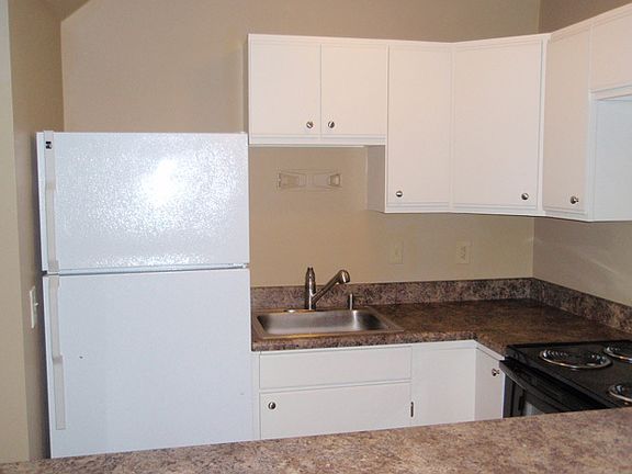 3rd image of 1386 Bradley Dr #1573209d8