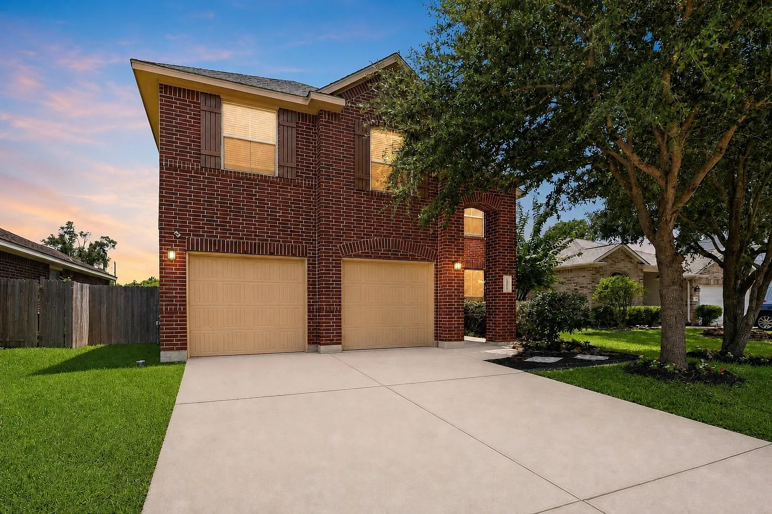 4 bed, 2.5 bath, 2400 sqft, $2,800 — Photo 2