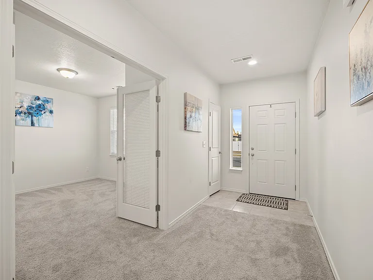 824 S Bulldog St — Photo 5